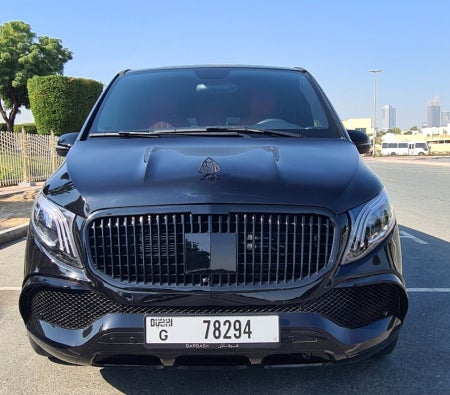 Location Mercedes Benz Maybach V250 2022 dans Dubai