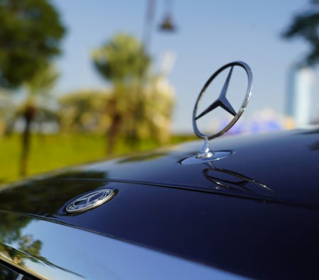 Rent Mercedes Benz S580 2022 in Dubai