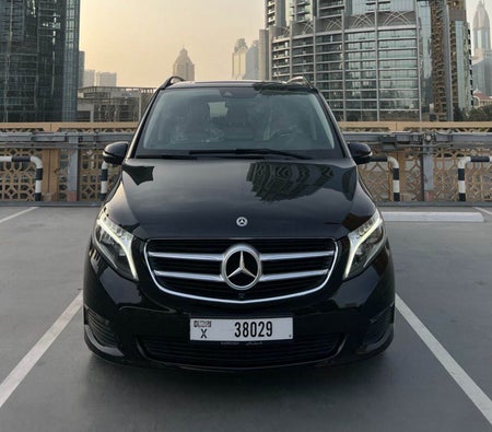 تأجير مرسيدس بنز V كلاس 2019 في دبي