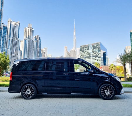 Location Mercedes Benz Édition V250 VIP 2023 dans Dubai