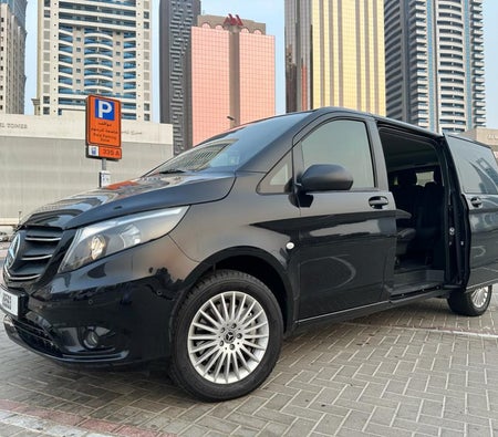 Location Mercedes Benz Vito 2023 dans Dubai