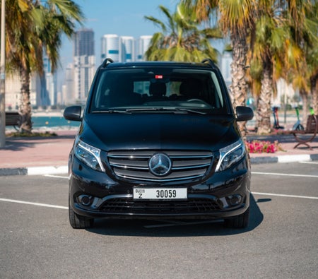 Location Mercedes Benz Vito 2024 dans Dubai