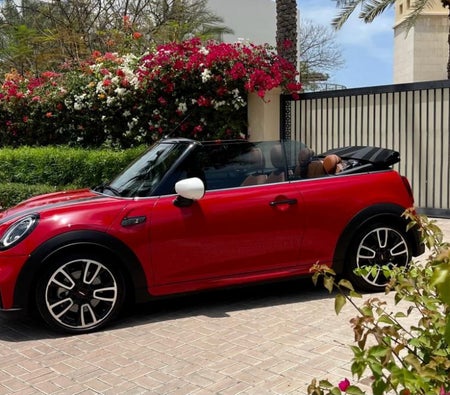 Affitto Mini Cooper S decappottabile 2023 in Abu Dhabi
