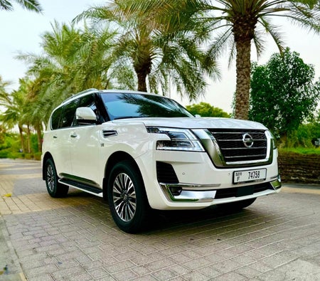 Affitto Nissan Pattuglia Platino V8 2021 in Dubai