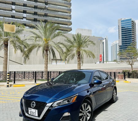 Miete Nissan Altima 2020 in Dubai
