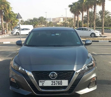 Rent Nissan Altima 2022 in Dubai