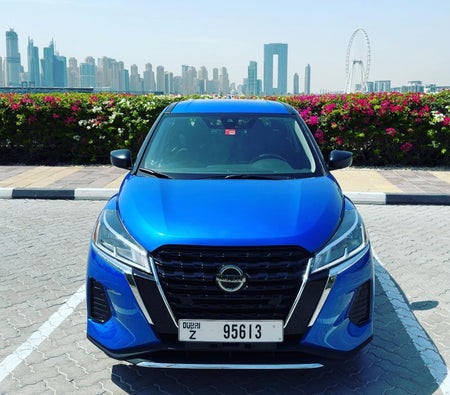 Location Nissan Coups de pied 2022 dans Dubai