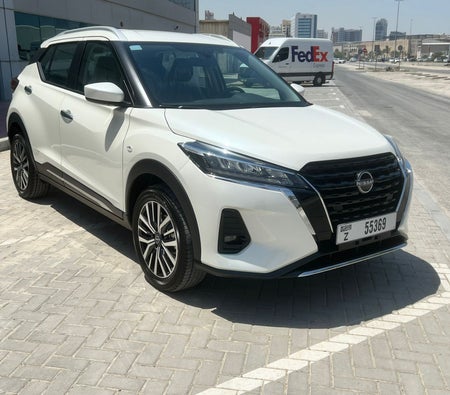 Location Nissan Coups de pied 2023 dans Dubai