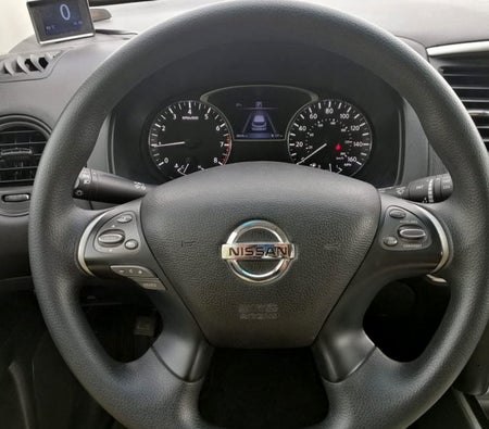 Rent Nissan Pathfinder 2016 in Dubai