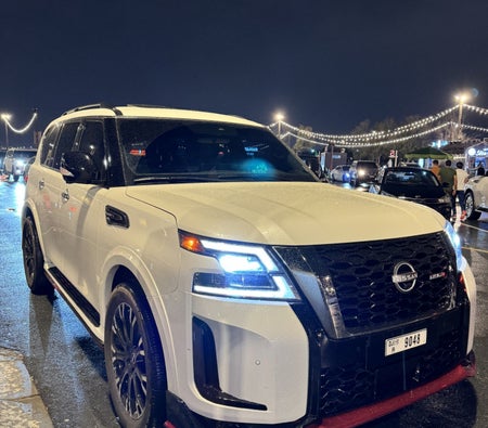 Huur Nissan Patrol Nismo Kit 2023 in Dubai
