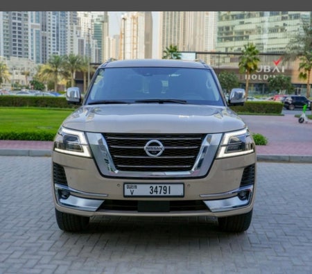 Huur Nissan Patrouille Platina 2021 in Dubai
