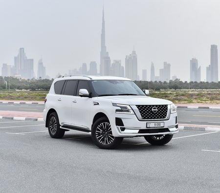 Affitto Nissan Pattuglia platino 2024 in Dubai