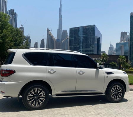 Huur Nissan Patrouille Titanium 2021 in Dubai
