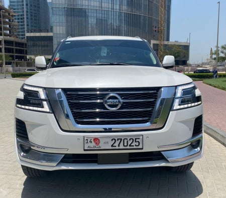 Huur Nissan Patrouille Titanium 2021 in Dubai