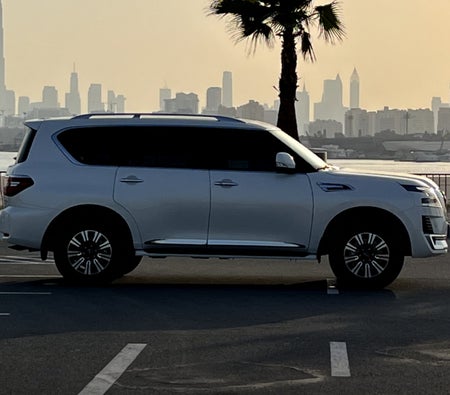 Location Nissan Patrouille Titane 2023 dans Dubai