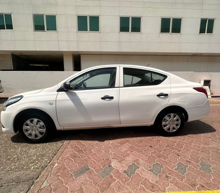 Alquilar Nissan Soleado 2018 en Dubai