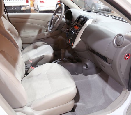 Alquilar Nissan Soleado 2020 en Riad