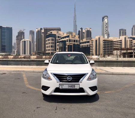 Huur Nissan Zonnig 2022 in Dubai