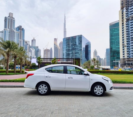 Miete Nissan Sonnig 2022 in Dubai