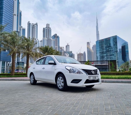 Huur Nissan Zonnig 2022 in Dubai