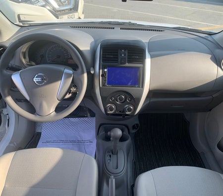 Miete Nissan Sonnig 2023 in Dubai