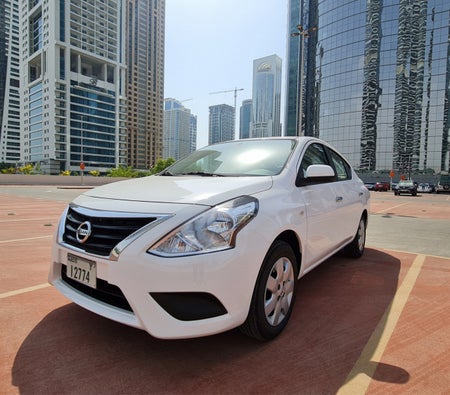 Huur Nissan Zonnig 2023 in Dubai