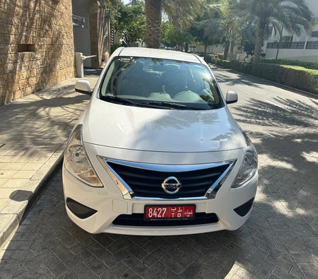 Huur Nissan Zonnig 2023 in Muscat
