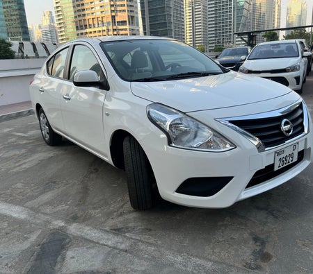 Huur Nissan Zonnig 2024 in Dubai
