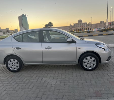 Miete Nissan Sonnig 2024 in Dubai