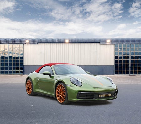 Alquilar Porsche 911 Carrera S Spyder 2022 en Dubai