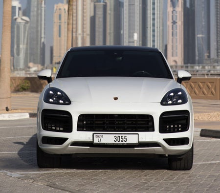 Huur Porsche Cayenne GTS 2021 in Dubai
