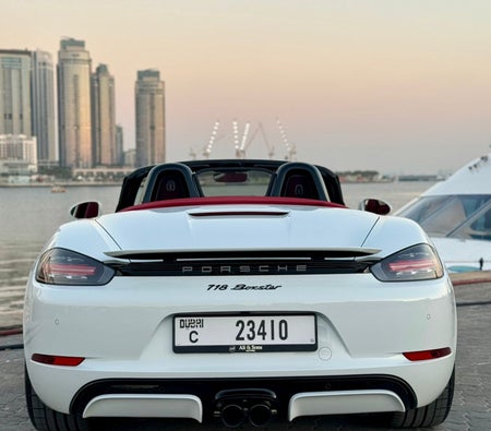 Location Porsche 718 Boxster 2024 dans Dubai