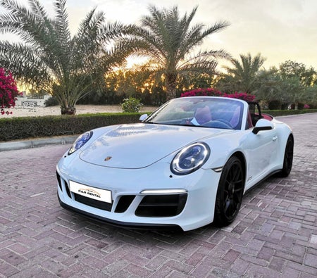 Rent Porsche 911 4 GTS 2019 in Dubai