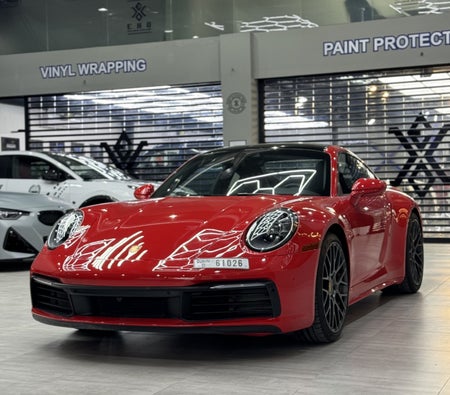 Miete Porsche 911 Carrera 4S 2021 in Dubai
