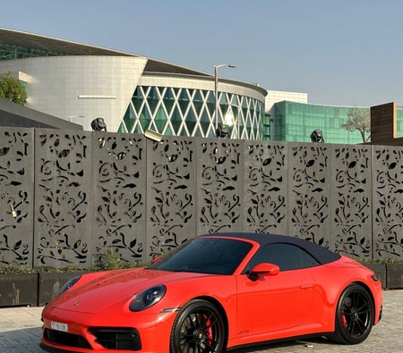 租 保时捷 911 Carrera GTS Spyder 2022 在 迪拜