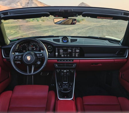租 保时捷 911 卡雷拉 S Spyder 2021 在 阿布扎比