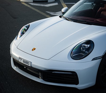 Kira Porsche 911 Carrera 2021 içinde Dubai
