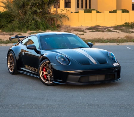 Alquilar Porsche 911 GT3 2023 en Dubai