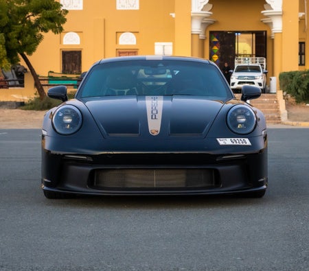 Alquilar Porsche 911 GT3 2023 en Dubai