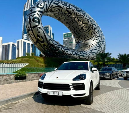 Location Porsche Cayenne 2021 dans Dubai