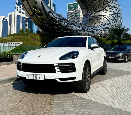 Huur Porsche Cayenne 2021 in Dubai