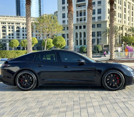Kira Porsche Panamera GTS 2021 içinde Dubai