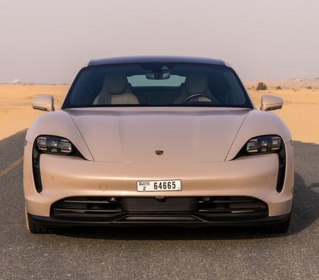 Alquilar Porsche Taycán 2022 en Dubai