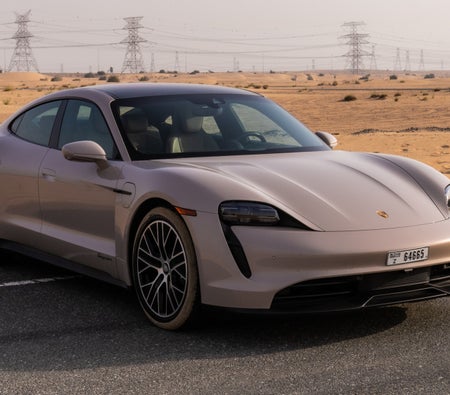 Alquilar Porsche Taycán 2022 en Dubai