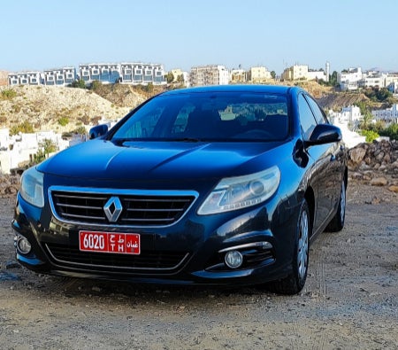 Location Renault Safrane 2017 dans Muscat