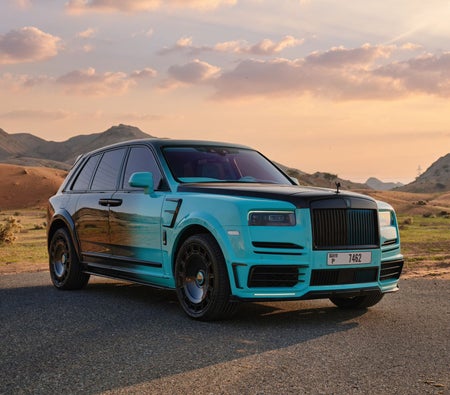 Miete Rolls Royce Cullinan Mansory 2022 in Abu Dhabi