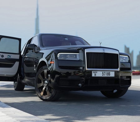 Miete Rolls Royce Cullinan 2021 in Dubai