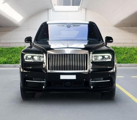 Huur Rolls Royce Cullinan 2022 in Dubai