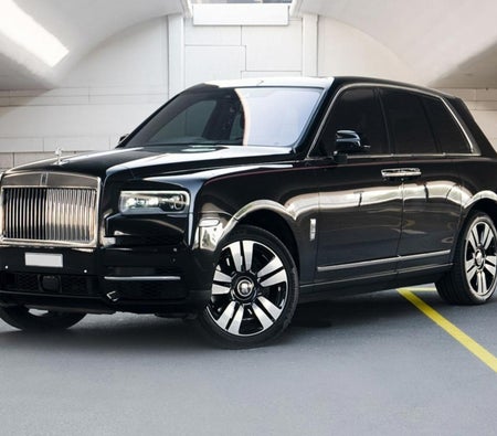Miete Rolls Royce Cullinan 2022 in Dubai