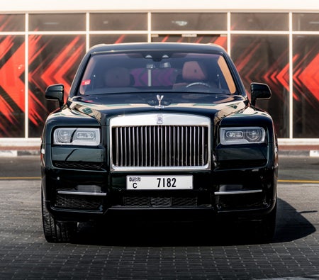 Miete Rolls Royce Cullinan 2022 in Dubai